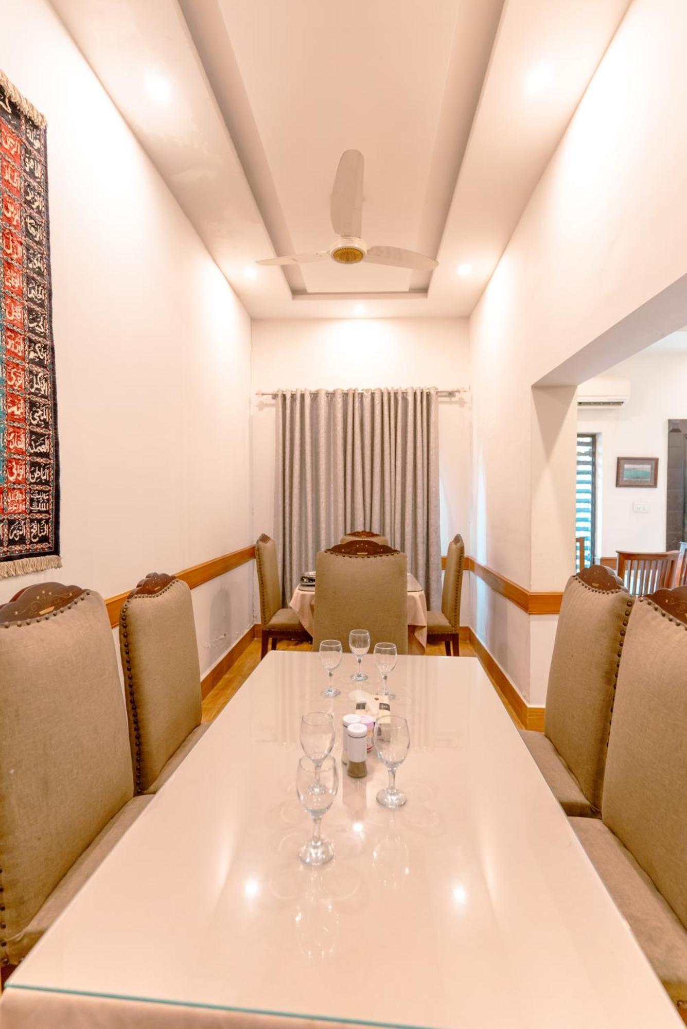 Vip House Peshawar Hotel Ngoại thất bức ảnh