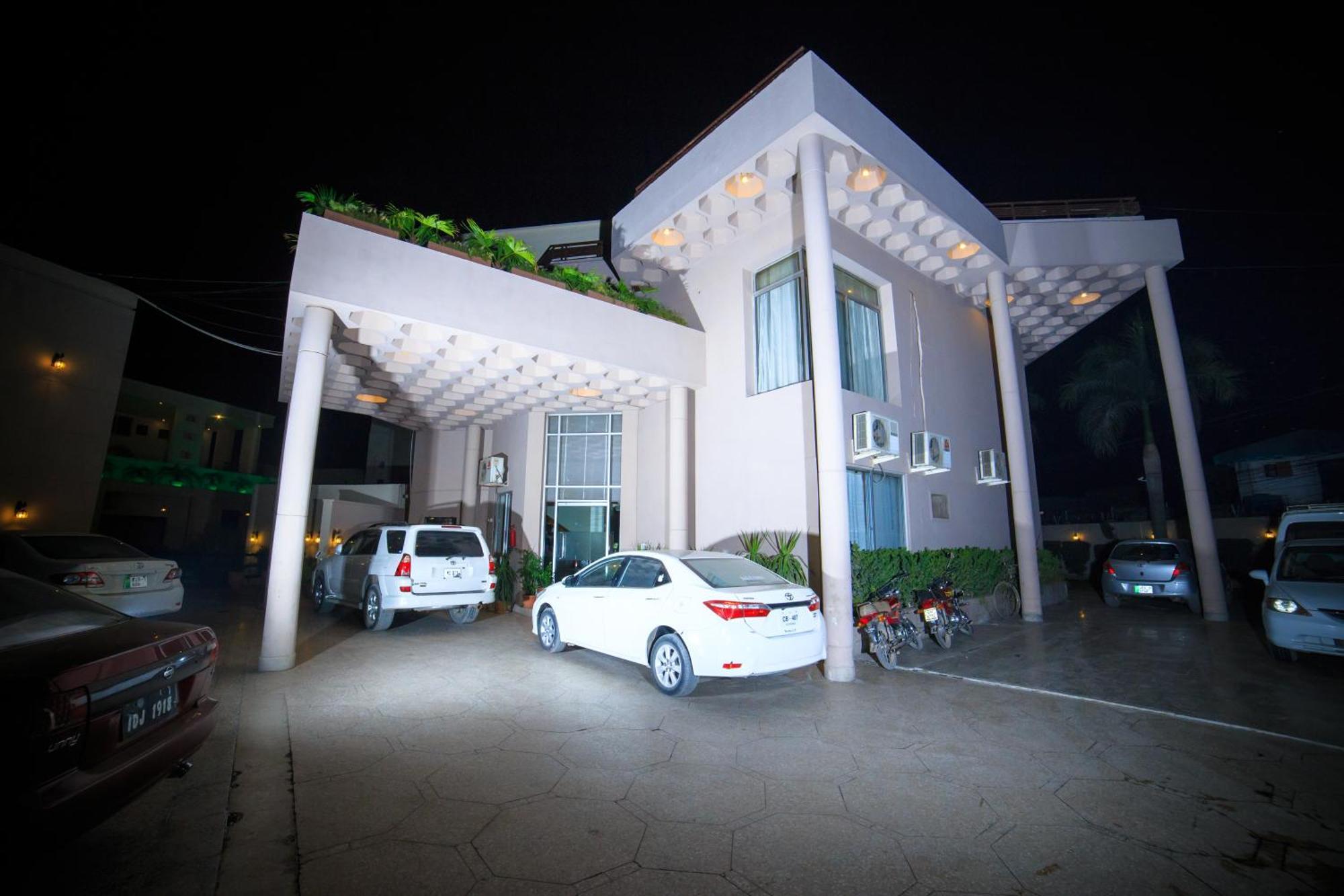 Vip House Peshawar Hotel Ngoại thất bức ảnh