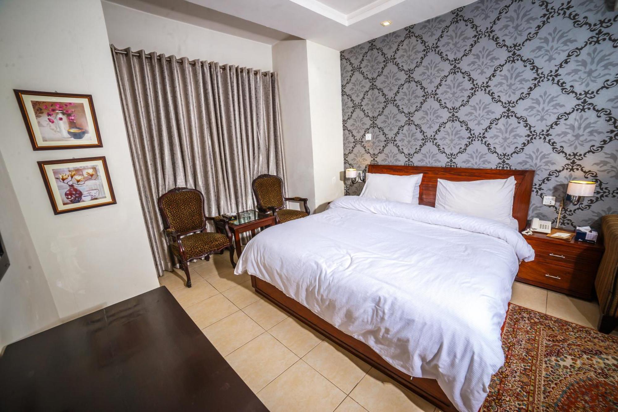Vip House Peshawar Hotel Ngoại thất bức ảnh