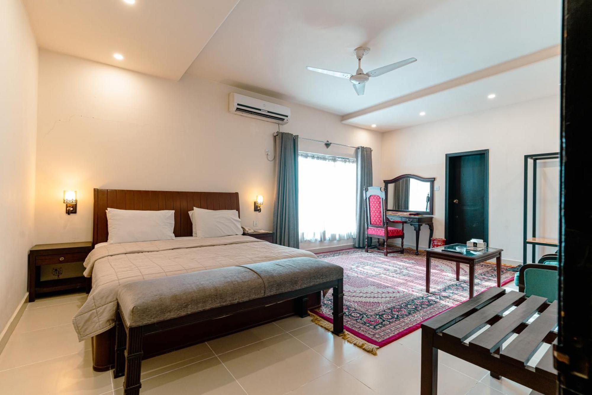 Vip House Peshawar Hotel Ngoại thất bức ảnh