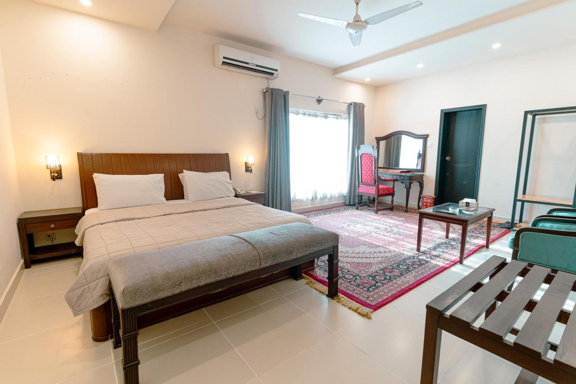 Vip House Peshawar Hotel Ngoại thất bức ảnh