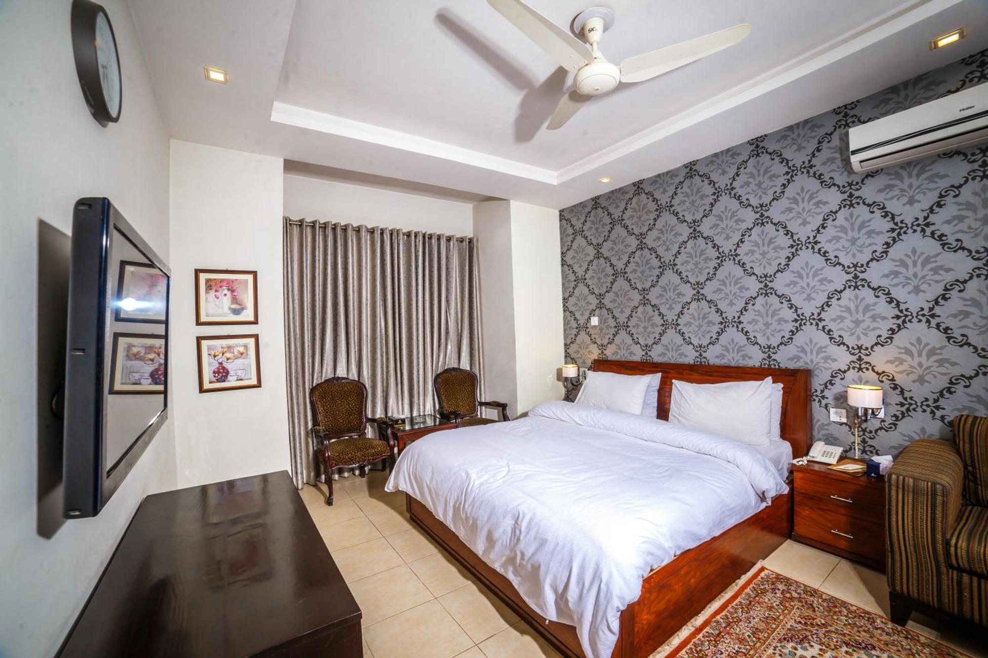 Vip House Peshawar Hotel Ngoại thất bức ảnh